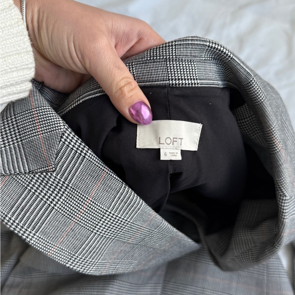 Black and white plaid blazer by LOFT size 6 - Picture 3 of 8